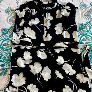 Liz Claiborne Black and White Blouse with belt, Size Medium, Like New Condition